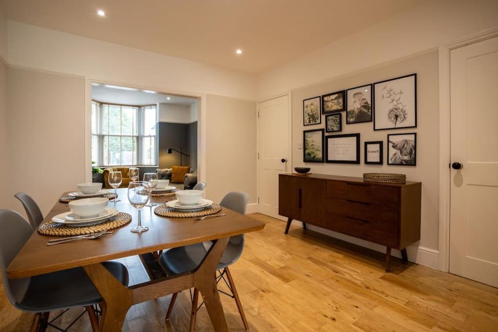 Hereford - Clifton Villa - Beautifully Presented House Located A Short Walk From City Centre - Sleeps 6 Guests - Perfect For Exploring Hereford - Hosted By Rentmyhouse Exterior photo
