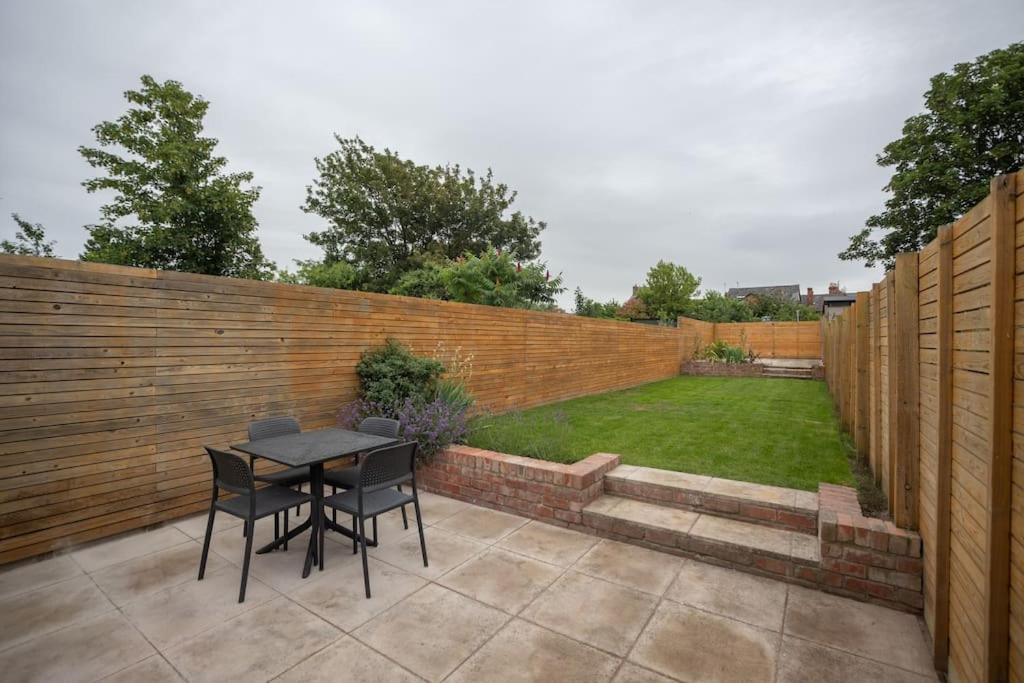 Hereford - Clifton Villa - Beautifully Presented House Located A Short Walk From City Centre - Sleeps 6 Guests - Perfect For Exploring Hereford - Hosted By Rentmyhouse Exterior photo